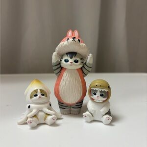 MOFUSAND CAT FIGURINES